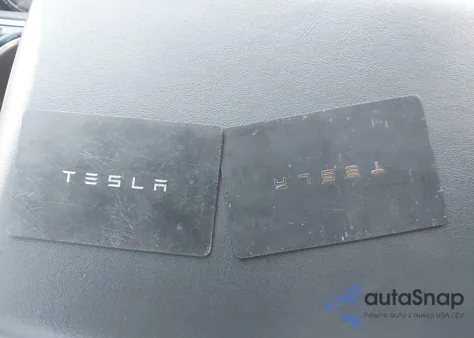 2020 Tesla Model 3 Standard Range Plus Rear-Wheel Drive/Standard Range Rear-Wheel Drive z USA, uszkodzony, nr VIN 5YJ3E1EAXLF796932